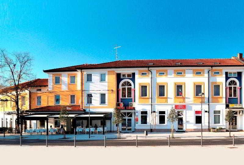 Szálloda Lipa, & Bistro 3*