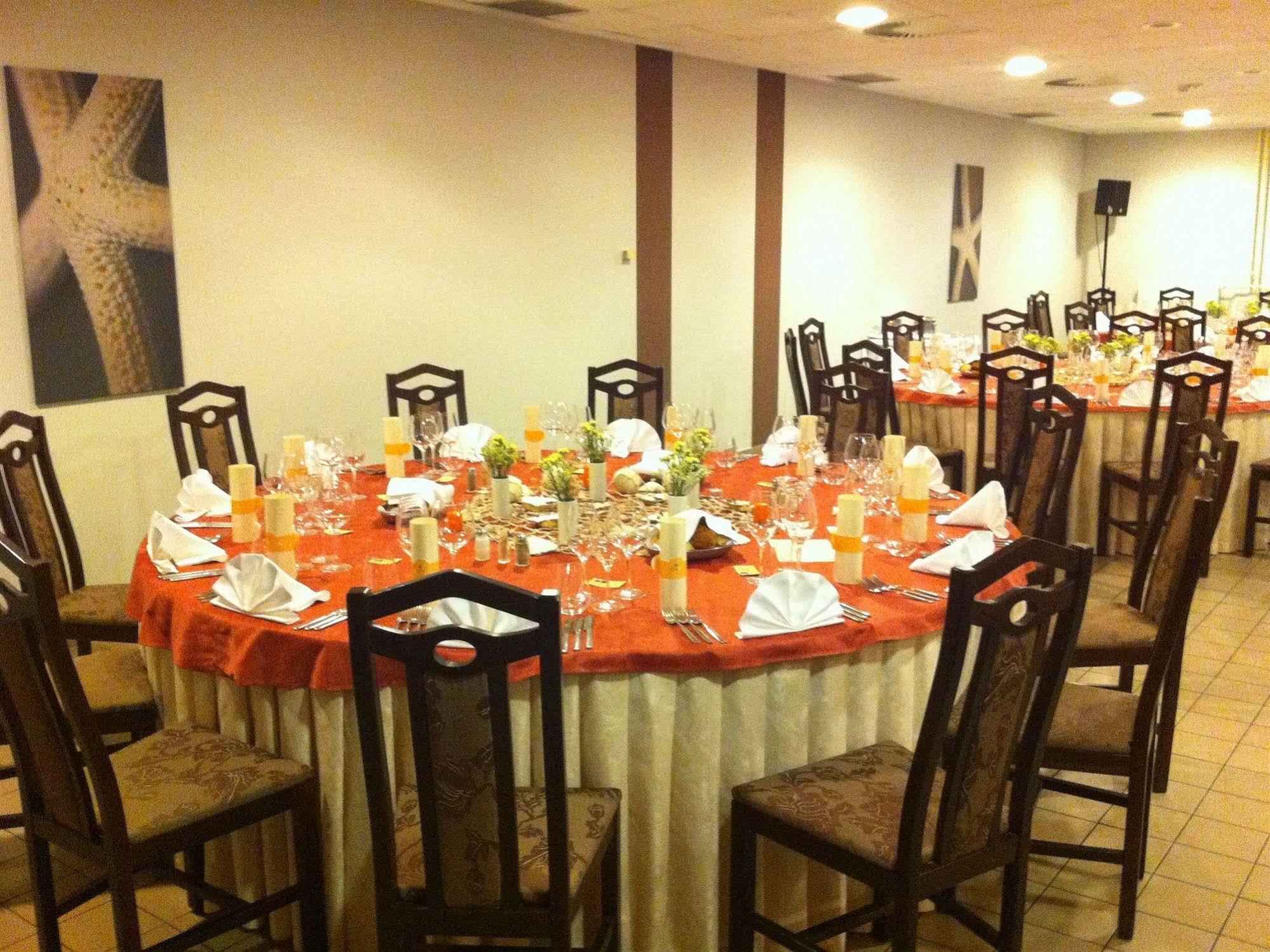 Lipa, & Bistro 3*